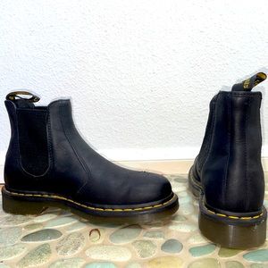 DR. MARTENS CHELSEA BOOT PLATFORM US W9, US M8, UK7 EU41